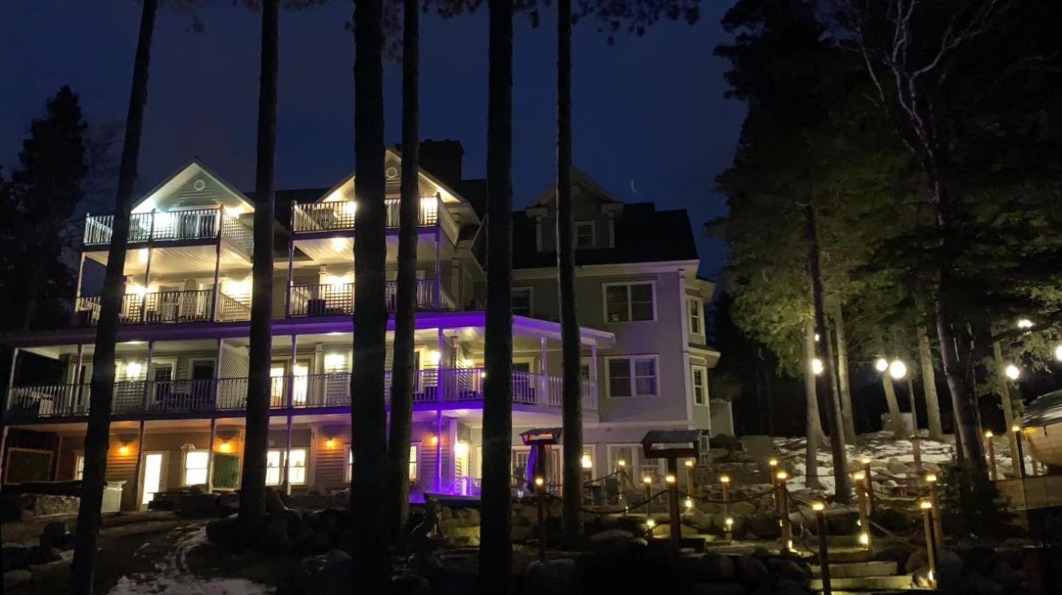 Estello Suites & Spa Lac-Mégantic 外观 照片
