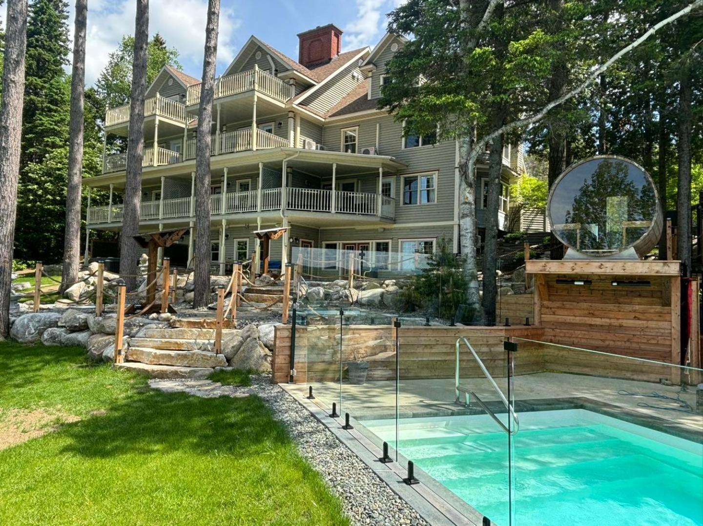 Estello Suites & Spa Lac-Mégantic 外观 照片