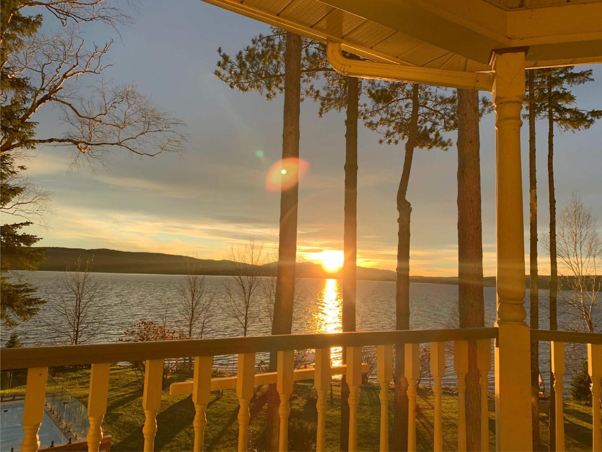 Estello Suites & Spa Lac-Mégantic 客房 照片