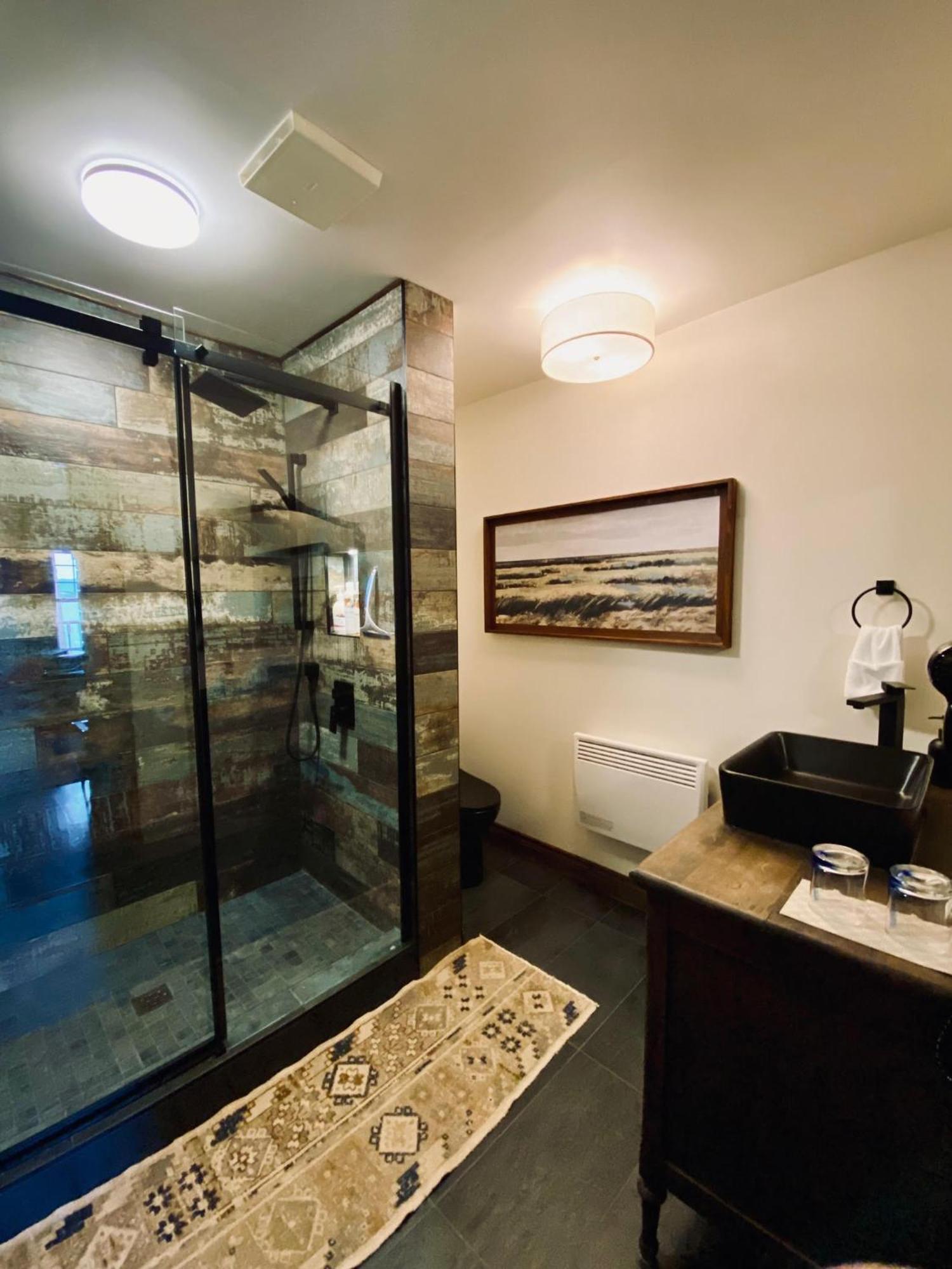 Estello Suites & Spa Lac-Mégantic 外观 照片