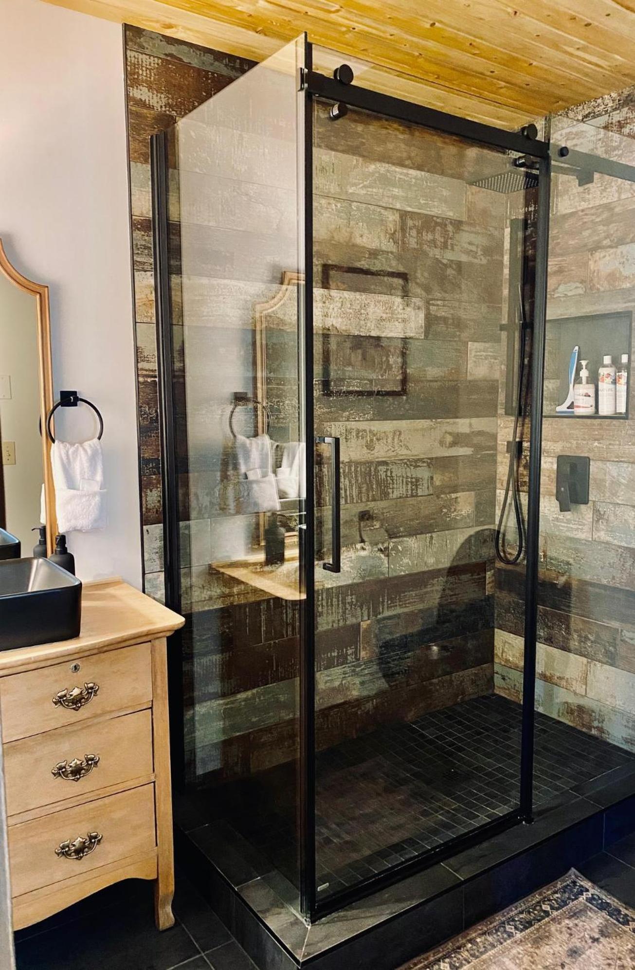 Estello Suites & Spa Lac-Mégantic 外观 照片